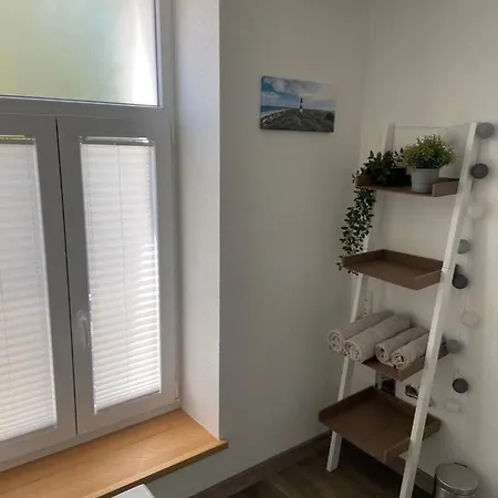 Jade Apartment *